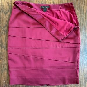 NWOT Beautiful satin looking dressy skirt